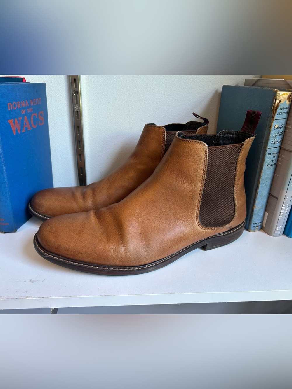 Crown Vintage Tan Leather Chelsea Chukka Boots